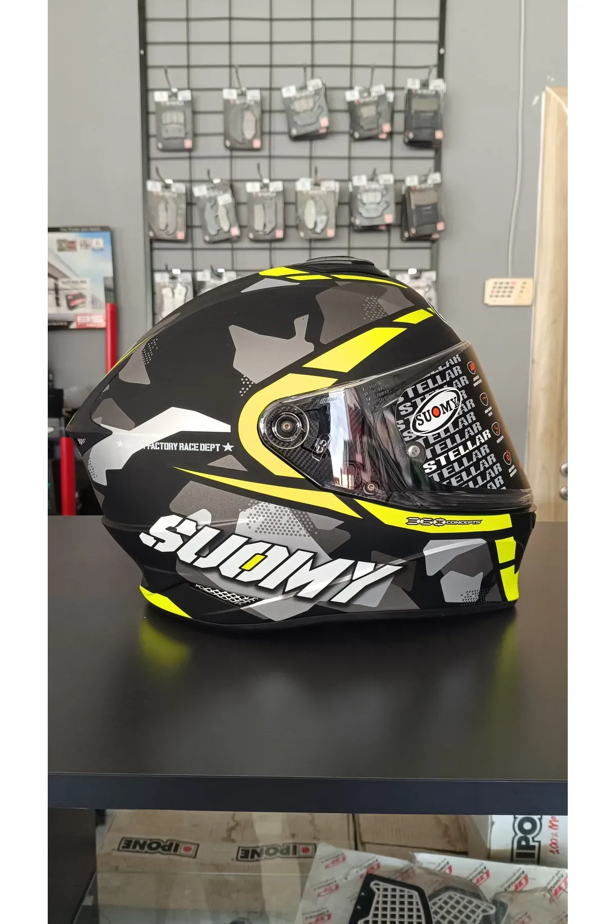 Suomy Stellar Squad Matt Yellow